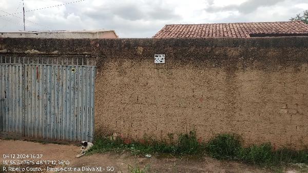 Vende-se em Santo Antonio Do Descoberto-GO  Casa, 47.62 de área privativa, 250.00 de área do terreno,  2_qto(s), WC, 1_sala(s), cozinha.