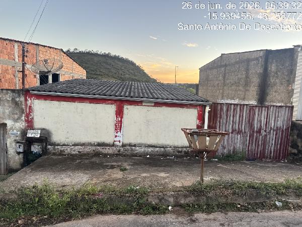 Vende-se em Santo Antonio Do Descoberto-GO  Casa, 107.12 de área total, 69.36 de área privativa, 384.00 de área do terreno,  2_qto(s), a.serv, WC, 1_sala(s), cozinha.