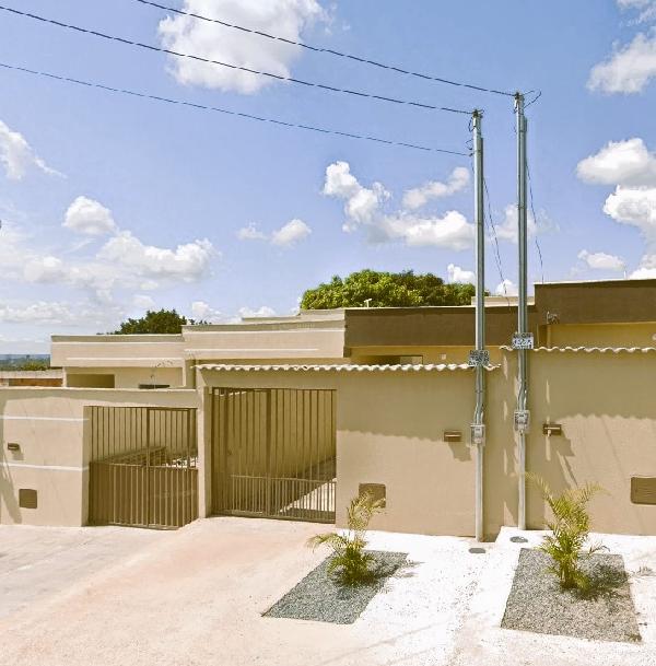 Vende-se em Santo Antonio Do Descoberto-GO  Casa, 69.54 de área privativa, 154.28 de área do terreno,  2_qto(s), varanda, a.serv, WC, 1_sala(s), cozinha.