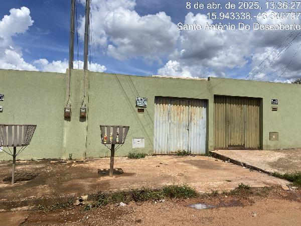 Vende-se em Santo Antonio Do Descoberto-GO  Casa, 69.96 de área total, 69.96 de área privativa, 158.75 de área do terreno,  2_qto(s), a.serv, WC, 1_sala(s), cozinha.