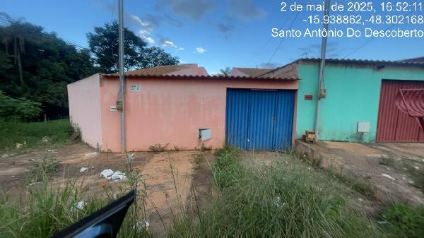 Vende-se em Santo Antonio Do Descoberto-GO  Casa, 66.39 de área total, 66.39 de área privativa, 159.44 de área do terreno,  2_qto(s), a.serv, WC, 1_sala(s), cozinha, 1_vaga(s) de garagem.