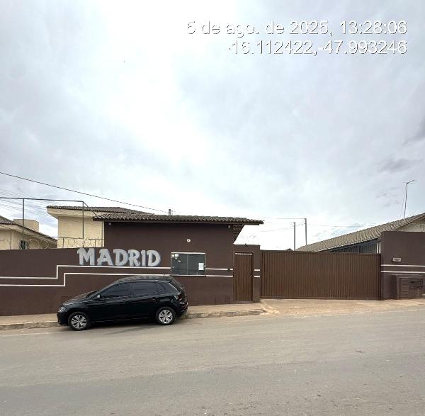 Vende-se em Valparaiso De Goias-GO  apto, 110.51 de área total, 46.32 de área privativa,  2_qto(s), WC, 1_sala(s), cozinha, 1_vaga(s) de garagem.