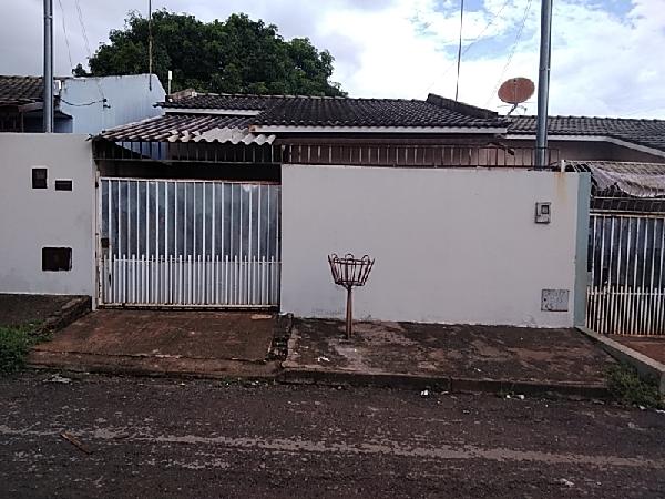 Vende-se em Valparaiso De Goias-GO  Casa, 55.92 de área privativa, 89.25 de área do terreno,  2_qto(s), varanda, a.serv, WC, 1_sala(s), cozinha, 1_vaga(s) de garagem.