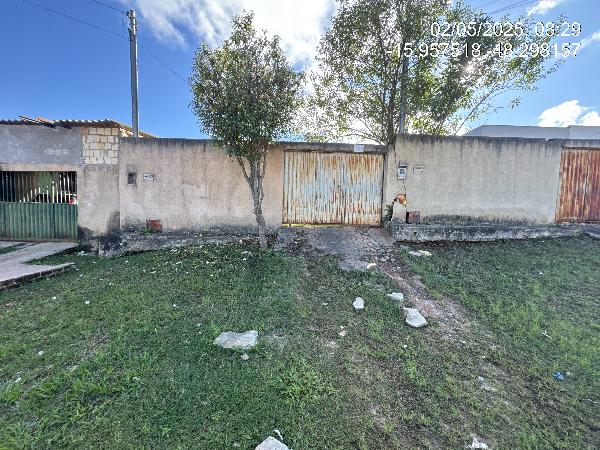 Vende-se em Santo Antonio Do Descoberto-GO  Casa, 63.00 de área total, 63.00 de área privativa, 225.00 de área do terreno,  2_qto(s), varanda, a.serv, WC, 1_sala(s), cozinha.