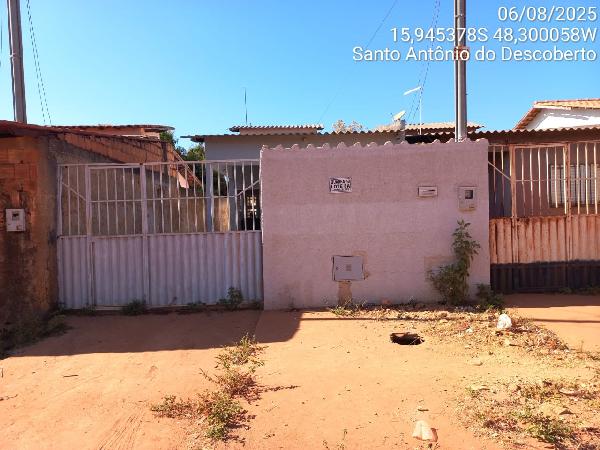 Vende-se em Santo Antonio Do Descoberto-GO  Casa, 68.85 de área total, 68.85 de área privativa, 180.00 de área do terreno,  2_qto(s), varanda, a.serv, WC, 1_sala(s), cozinha.