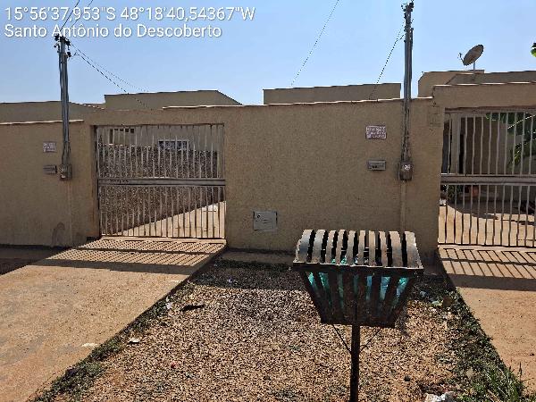 Vende-se em Santo Antonio Do Descoberto-GO  Casa, 63.22 de área privativa, 181.50 de área do terreno,  2_qto(s), a.serv, WC, 1_sala(s), cozinha, 1_vaga(s) de garagem.