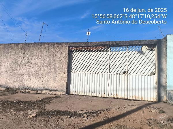 Vende-se em Santo Antonio Do Descoberto-GO  Casa, 47.62 de área total, 47.62 de área privativa, 250.00 de área do terreno,  2_qto(s), a.serv, WC, 1_sala(s), cozinha, 1_vaga(s) de garagem.
