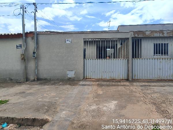 Vende-se em Santo Antonio Do Descoberto-GO  Casa, 69.98 de área privativa, 153.00 de área do terreno,  2_qto(s), varanda, a.serv, WC, 1_sala(s), cozinha.