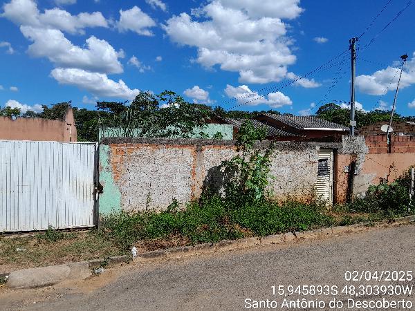 Vende-se em Santo Antonio Do Descoberto-GO  Casa, 61.90 de área total, 61.90 de área privativa, 216.05 de área do terreno,  2_qto(s), varanda, a.serv, WC, 1_sala(s), cozinha, 1_vaga(s) de gara