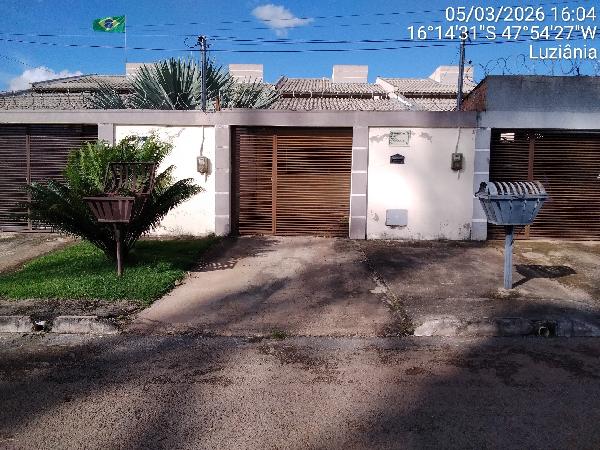 Vende-se em Luziania-GO  Casa, 96.70 de área total, 96.70 de área privativa, 150.00 de área do terreno,  2_qto(s), a.serv, WC, 1_sala(s), cozinha, 1_vaga(s) de garagem.
