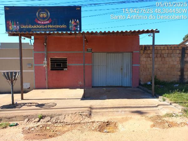 Vende-se em Santo Antonio Do Descoberto-GO  Casa, 69.95 de área total, 69.95 de área privativa, 180.00 de área do terreno,  2_qto(s), a.serv, WC, 1_sala(s), cozinha.