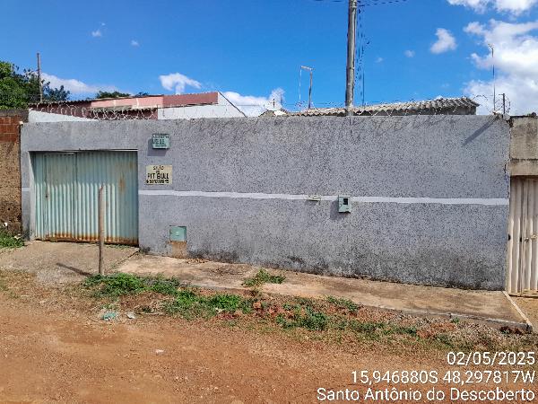 Vende-se em Santo Antonio Do Descoberto-GO  Casa, 110.00 de área total, 59.04 de área privativa, 213.70 de área do terreno,  2_qto(s), a.serv, WC, 1_sala(s), cozinha.