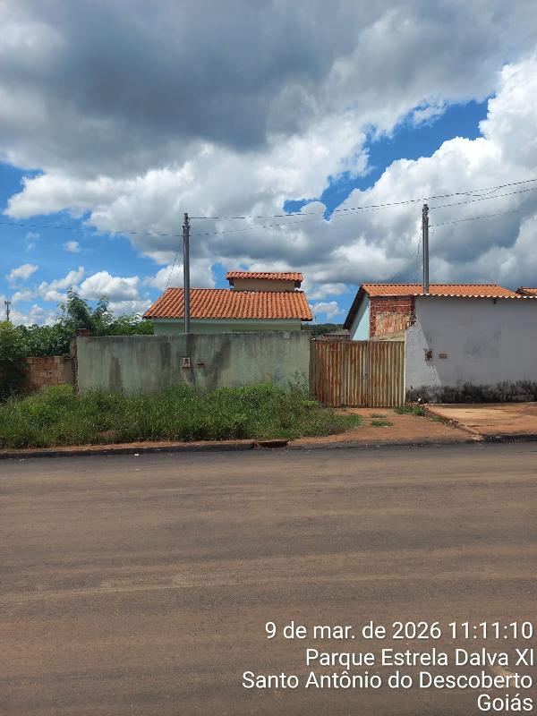 Vende-se em Santo Antonio Do Descoberto-GO  Casa, 62.73 de área total, 62.73 de área privativa, 240.00 de área do terreno,  2_qto(s), varanda, a.serv, WC, 1_sala(s), cozinha, 1_vaga(s) de gara