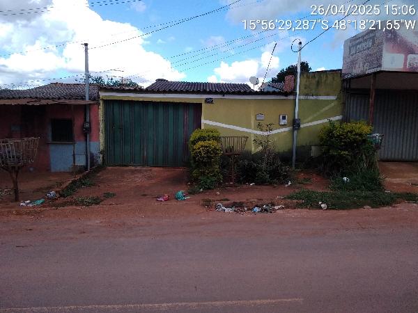 Vende-se em Santo Antonio Do Descoberto-GO  Casa, 59.00 de área total, 59.00 de área privativa, 225.00 de área do terreno,  2_qto(s), a.serv, WC, 1_sala(s), cozinha.