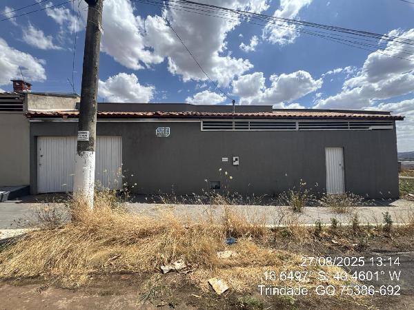 Vende-se em Trindade-GO  Casa, 195.00 de área total, 87.47 de área privativa, 195.00 de área do terreno,  2_qto(s), a.serv, WC, 1_sala(s), cozinha, 1_vaga(s) de garagem.