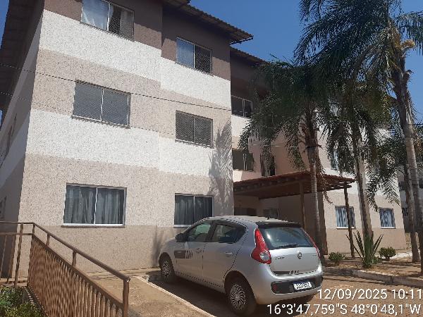 Vende-se em Valparaiso De Goias-GO  apto, 102.48 de área total, 45.13 de área privativa,  2_qto(s), a.serv, WC, 1_sala(s), cozinha, 1_vaga(s) de garagem.