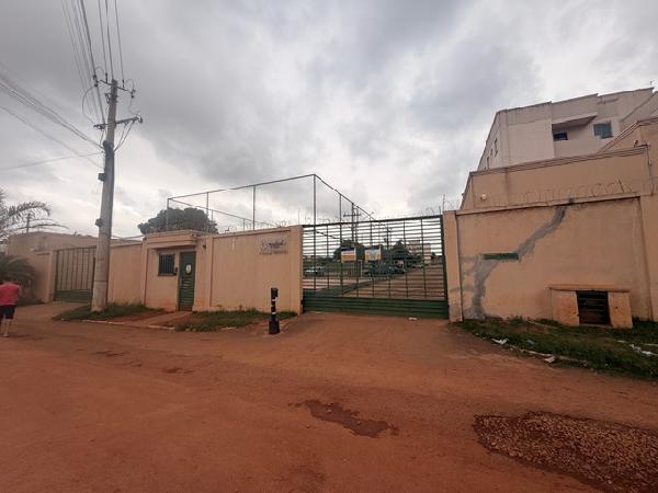 Vende-se em Planaltina-GO  apto, 75.14 de área total, 45.95 de área privativa,  2_qto(s), varanda, a.serv, WC, 1_sala(s), cozinha, 1_vaga(s) de garagem.