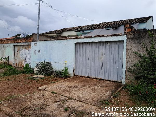 Vende-se em Santo Antonio Do Descoberto-GO  Casa, 70.00 de área total, 62.42 de área privativa, 180.20 de área do terreno,  3_qto(s), a.serv, WC, 1_sala(s), cozinha.