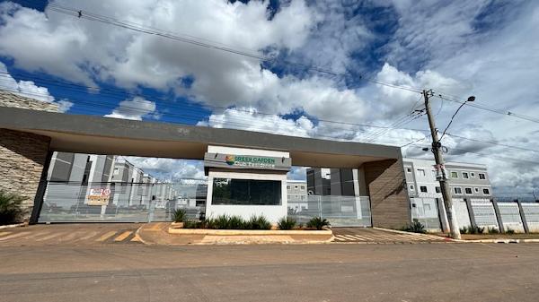 Vende-se em Valparaiso De Goias-GO  apto, 81.74 de área total, 45.66 de área privativa,  2_qto(s), a.serv, WC, 1_sala(s), cozinha, 1_vaga(s) de garagem.