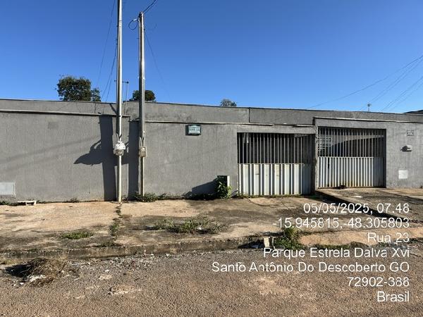 Vende-se em Santo Antonio Do Descoberto-GO  Casa, 71.97 de área total, 71.97 de área privativa, 180.00 de área do terreno,  2_qto(s), varanda, a.serv, WC, 1_sala(s), cozinha.