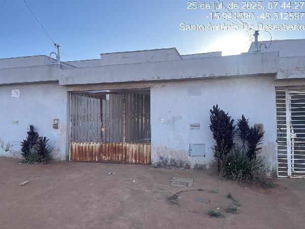 Vende-se em Santo Antonio Do Descoberto-GO  Casa, 80.45 de área total, 80.45 de área privativa, 180.00 de área do terreno,  2_qto(s), a.serv, WC, 1_sala(s), cozinha, 1_vaga(s) de garagem.