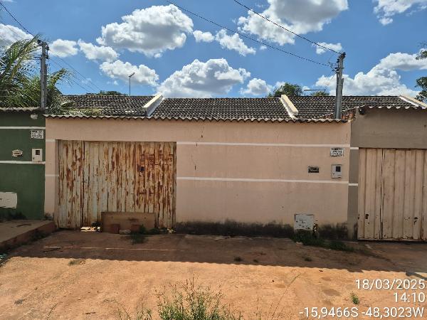 Vende-se em Santo Antonio Do Descoberto-GO  Casa, 67.42 de área total, 67.42 de área privativa, 186.48 de área do terreno,  2_qto(s), varanda, a.serv, WC, 1_sala(s), cozinha.