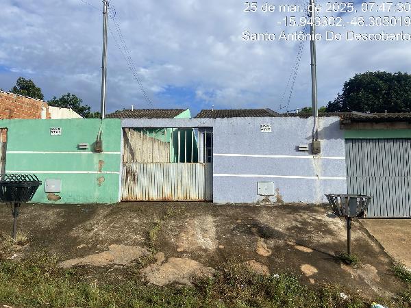 Vende-se em Santo Antonio Do Descoberto-GO  Casa, 64.80 de área total, 64.80 de área privativa, 180.00 de área do terreno,  2_qto(s), varanda, a.serv, WC, 1_sala(s), cozinha.