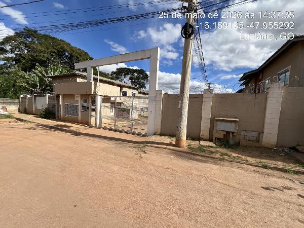 Vende-se em Luziania-GO  apto, 48.07 de área total, 44.23 de área privativa,  2_qto(s), a.serv, 1_sala(s), cozinha, 1_vaga(s) de garagem.