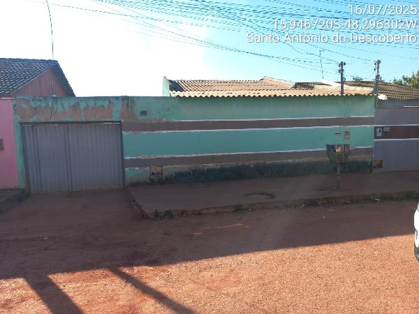 Vende-se em Santo Antonio Do Descoberto-GO  Casa, 59.04 de área total, 59.04 de área privativa, 303.36 de área do terreno,  2_qto(s), varanda, a.serv, WC, 1_sala(s), cozinha.