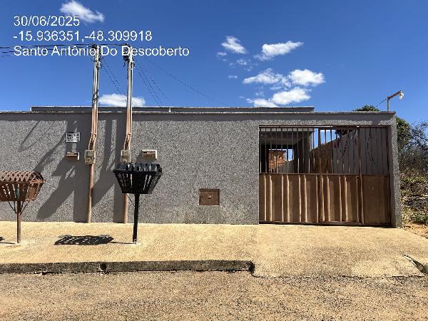 Vende-se em Santo Antonio Do Descoberto-GO  Casa, 67.72 de área total, 67.72 de área privativa, 180.00 de área do terreno,  2_qto(s), varanda, a.serv, WC, 1_sala(s), cozinha.