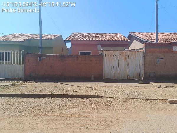 Vende-se em Padre Bernardo-GO  Casa, 66.60 de área privativa, 190.52 de área do terreno,  2_qto(s), WC, 1_sala(s), sacada, cozinha.