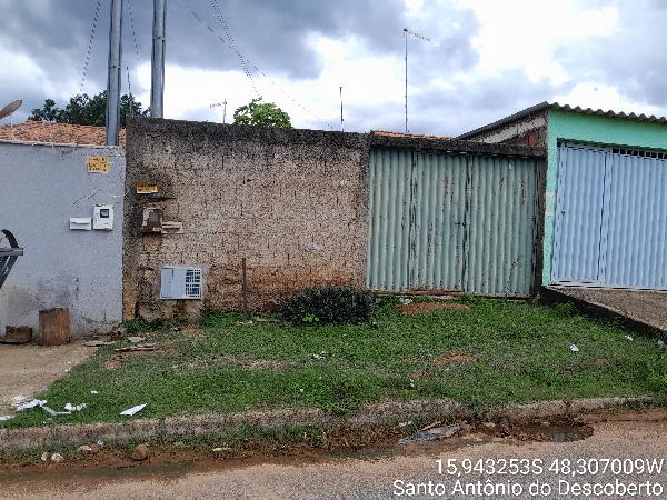 Vende-se em Santo Antonio Do Descoberto-GO  Casa, 62.25 de área privativa, 180.00 de área do terreno,  3_qto(s), a.serv, WC, 1_sala(s), cozinha.