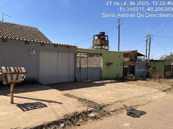 Vende-se em Santo Antonio Do Descoberto-GO  Casa, 74.46 de área total, 62.00 de área privativa, 180.00 de área do terreno,  2_qto(s), varanda, a.serv, WC, 1_sala(s), cozinha.