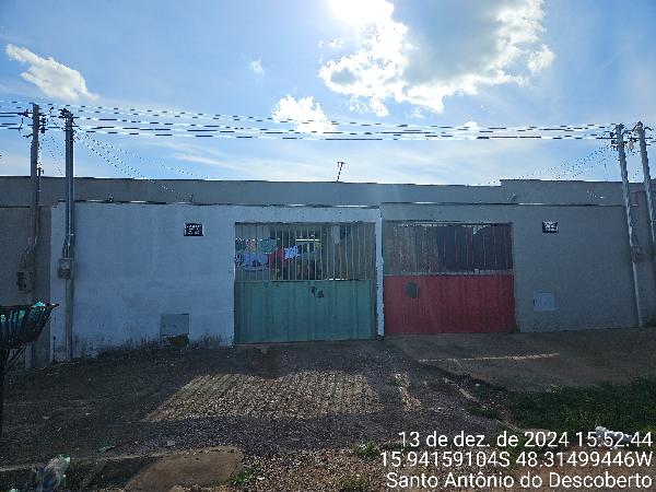 Vende-se em Santo Antonio Do Descoberto-GO  Casa, 69.98 de área privativa, 153.00 de área do terreno,  2_qto(s), varanda, a.serv, WC, 1_sala(s), cozinha.