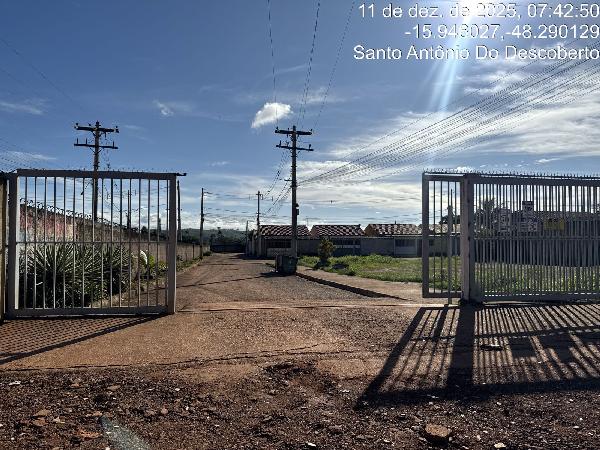 Vende-se em Santo Antonio Do Descoberto-GO  Casa, 66.13 de área total, 66.13 de área privativa, 190.43 de área do terreno,  2_qto(s), a.serv, WC, 1_sala(s), cozinha.