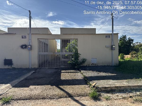Vende-se em Santo Antonio Do Descoberto-GO  Casa, 70.00 de área total, 70.00 de área privativa, 180.00 de área do terreno,  2_qto(s), a.serv, WC, 1_sala(s), cozinha.