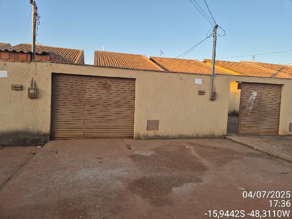 Vende-se em Santo Antonio Do Descoberto-GO  Casa, 63.22 de área total, 63.22 de área privativa, 181.50 de área do terreno,  2_qto(s), a.serv, WC, 1_sala(s), cozinha.
