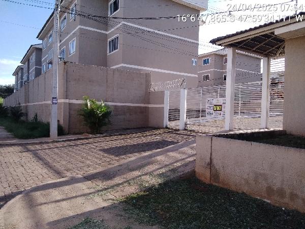 Vende-se em Valparaiso De Goias-GO  apto, 104.67 de área total, 48.90 de área privativa,  2_qto(s), a.serv, WC, 1_sala(s), cozinha, 1_vaga(s) de garagem.