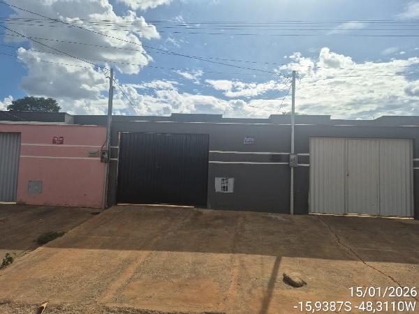 Vende-se em Santo Antonio Do Descoberto-GO  Casa, 68.00 de área total, 68.00 de área privativa, 160.50 de área do terreno,  2_qto(s), varanda, a.serv, WC, 1_sala(s), cozinha.
