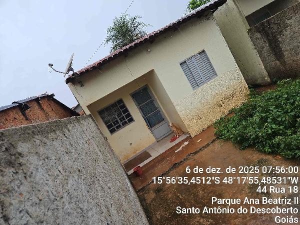 Vende-se em Santo Antonio Do Descoberto-GO  Casa, 62.00 de área total, 62.00 de área privativa, 180.00 de área do terreno,  2_qto(s), a.serv, WC, 1_sala(s), cozinha, 1_vaga(s) de garagem.