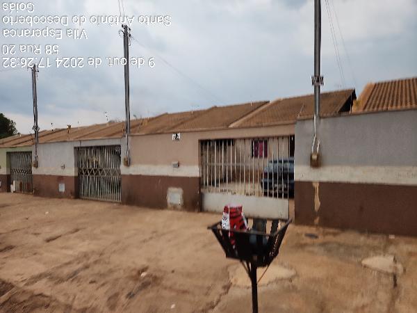 Vende-se em Santo Antonio Do Descoberto-GO  Casa, 63.28 de área privativa, 180.00 de área do terreno,  2_qto(s), a.serv, WC, 1_sala(s), cozinha, 1_vaga(s) de garagem.