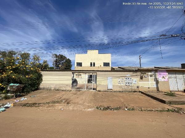 Vende-se em Santo Antonio Do Descoberto-GO  apto, 90.96 de área total, 72.20 de área privativa,  2_qto(s), a.serv, WC, 1_sala(s), cozinha, 1_vaga(s) de garagem.