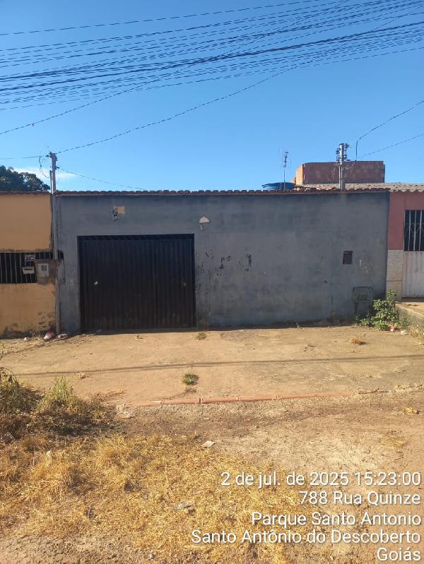 Vende-se em Santo Antonio Do Descoberto-GO  Casa, 60.47 de área total, 60.47 de área privativa, 360.00 de área do terreno,  2_qto(s), a.serv, WC, 1_sala(s), cozinha.