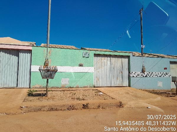 Vende-se em Santo Antonio Do Descoberto-GO  Casa, 63.00 de área total, 63.00 de área privativa, 180.00 de área do terreno,  2_qto(s), varanda, a.serv, WC, 1_sala(s), cozinha.