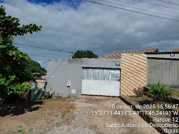 Vende-se em Santo Antonio Do Descoberto-GO  Casa, 64.50 de área total, 64.50 de área privativa, 229.07 de área do terreno,  2_qto(s), a.serv, WC, 1_sala(s), cozinha, 1_vaga(s) de garagem.