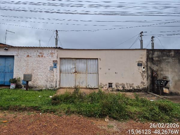 Vende-se em Santo Antonio Do Descoberto-GO  Casa, 67.83 de área total, 67.83 de área privativa, 180.00 de área do terreno,  2_qto(s), varanda, a.serv, WC, 1_sala(s), cozinha, 1_vaga(s) de gara