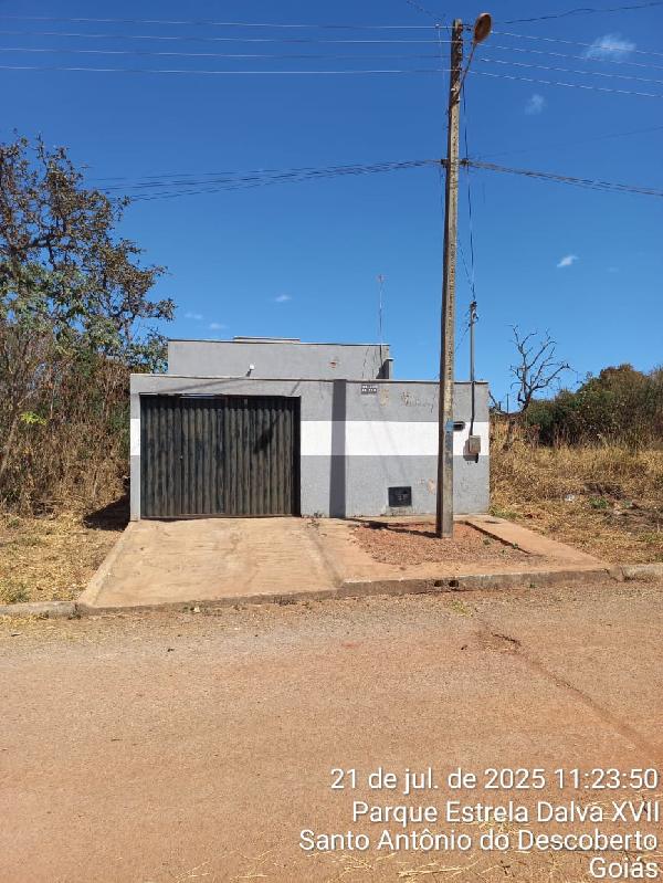 Vende-se em Santo Antonio Do Descoberto-GO  Casa, 64.00 de área total, 69.70 de área privativa, 180.00 de área do terreno,  2_qto(s), a.serv, WC, 1_sala(s), cozinha, 1_vaga(s) de garagem.