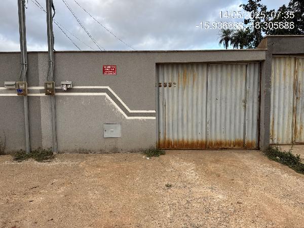 Vende-se em Santo Antonio Do Descoberto-GO  Casa, 68.37 de área total, 68.37 de área privativa, 154.50 de área do terreno,  2_qto(s), a.serv, WC, 1_sala(s), cozinha.
