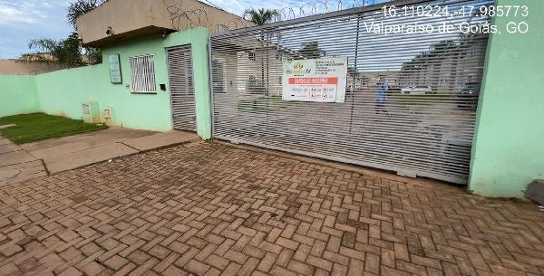 Vende-se em Valparaiso De Goias-GO  apto, 105.27 de área total, 49.13 de área privativa,  2_qto(s), a.serv, WC, 1_sala(s), cozinha, 1_vaga(s) de garagem.