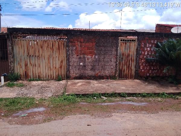 Vende-se em Padre Bernardo-GO  Casa, 69.70 de área total, 69.70 de área privativa, 250.00 de área do terreno,  2_qto(s), a.serv, WC, 1_sala(s), cozinha.
